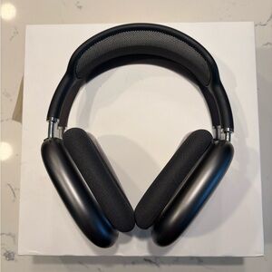 Airpods Max - Space Gray (with Apple Care)